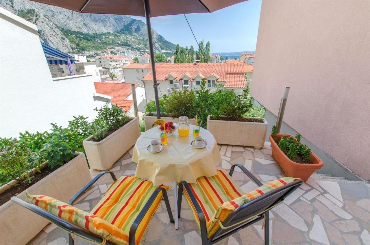 Apartments Zecic Omis Luaran gambar