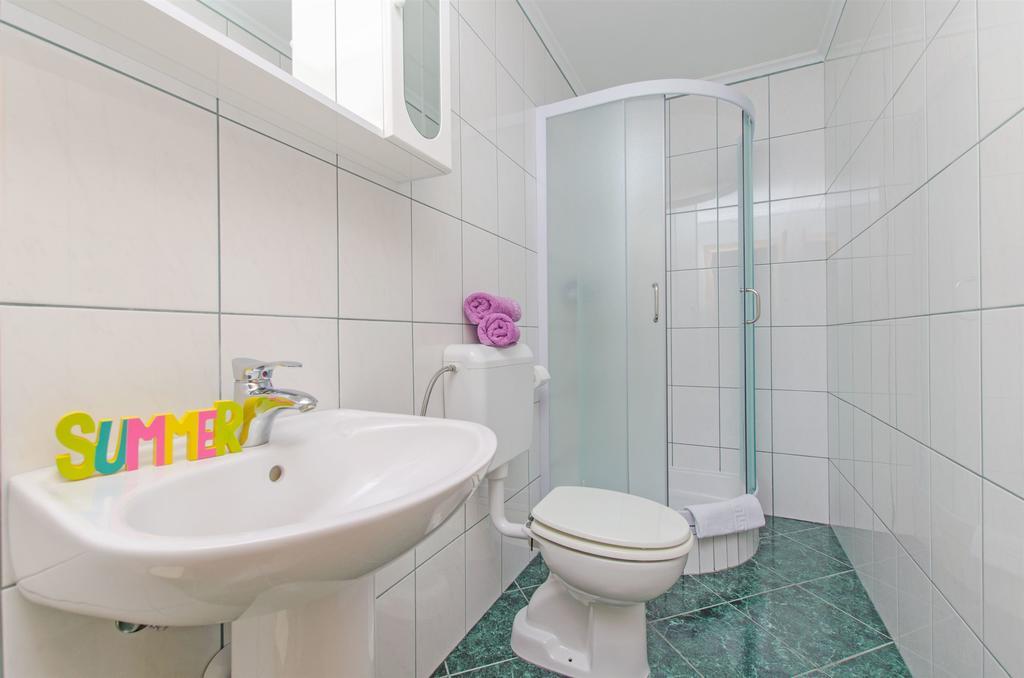 Apartments Zecic Omis Luaran gambar