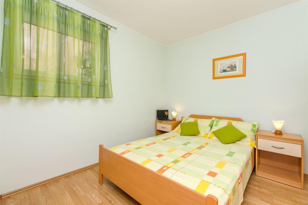 Apartments Zecic Omis Luaran gambar