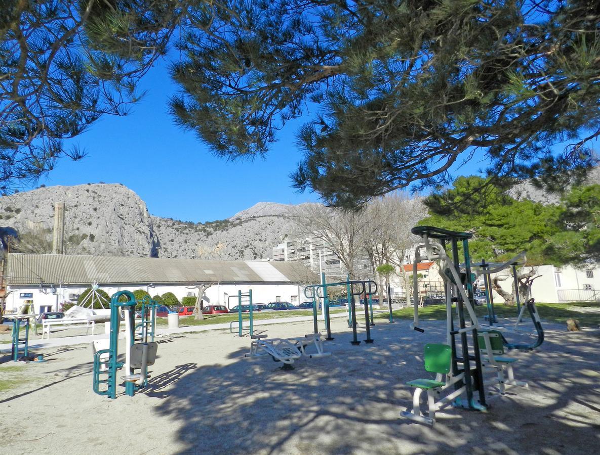 Apartments Zecic Omis Luaran gambar